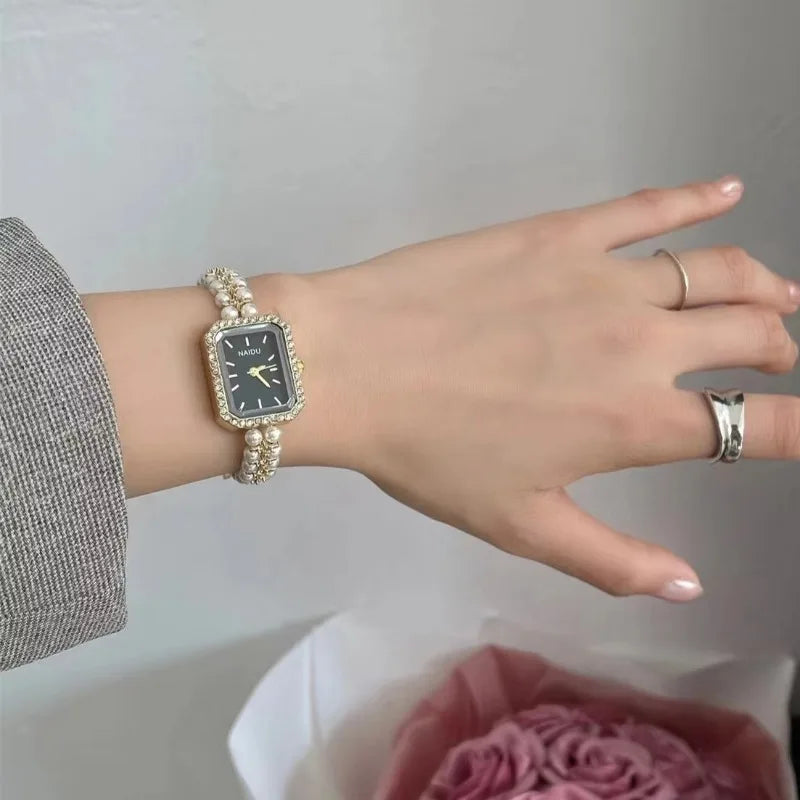 Reloj de pulsera de lujo para mujer, a la moda, esfera cuadrada pequeña, vintage, con perlas de concha, cadena de cuarzo, venta al por mayor